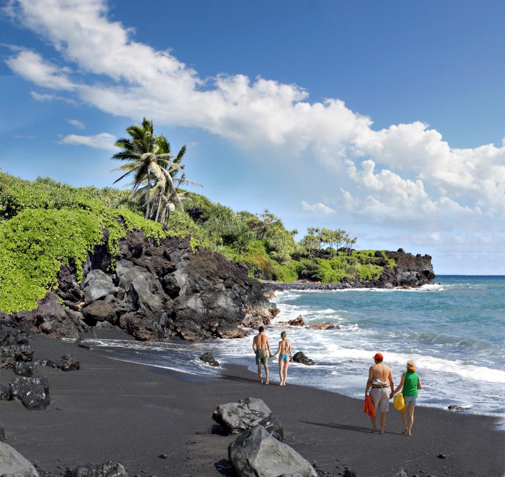 Waianapanapa Black Sand Beach