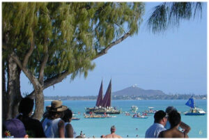 Hoku'lea in the Bay
